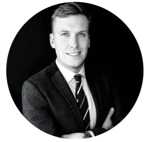 Robin Lindgren Headshot